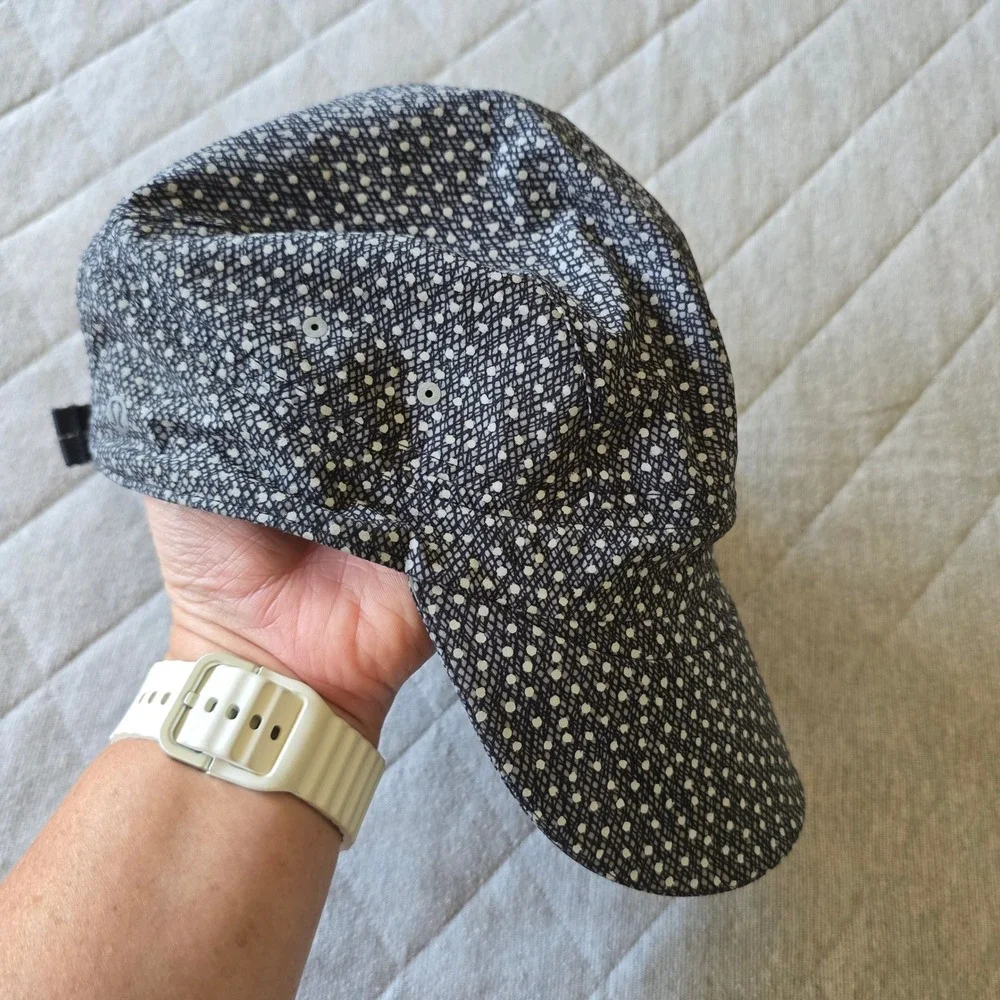 Lululemon Race to Place Run Hat 2.0 Reflective Lightweight Swift fabric